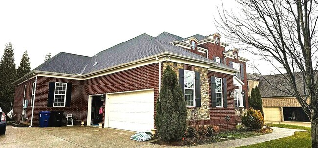 Foto del edificio - 1530 Bledsoe Ln