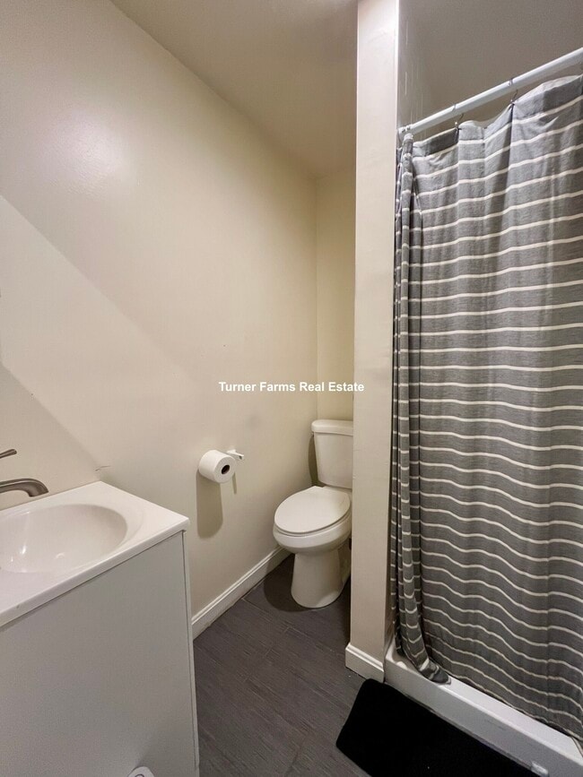 Foto del edificio - 525 E 3rd St