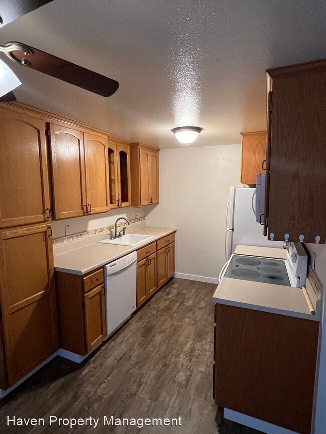 Building Photo - 2 br, 1 bath House - 1840 Central Pl S Uni...