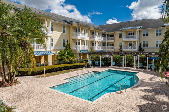 Piscina - Banyan Senior