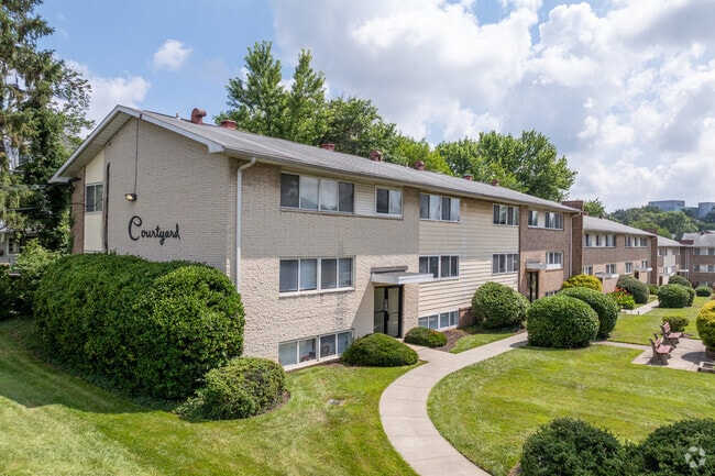 Building Photo - Courtyard Apartments