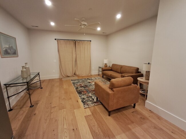 Foto del edificio - 224 Ivy Ter