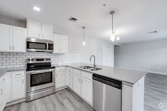 Traverse - Kitchen - Oxford Place Apartments