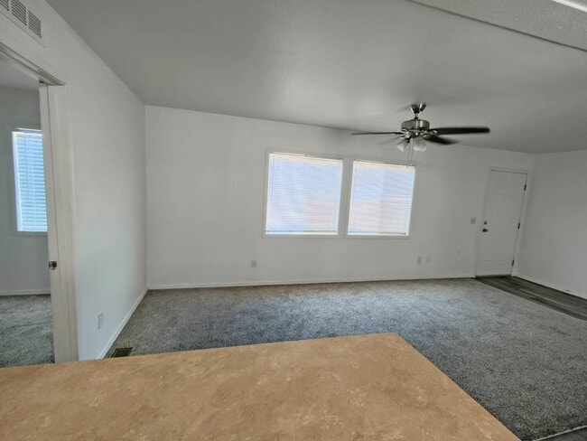 Foto del edificio - 386 Petrol Rd