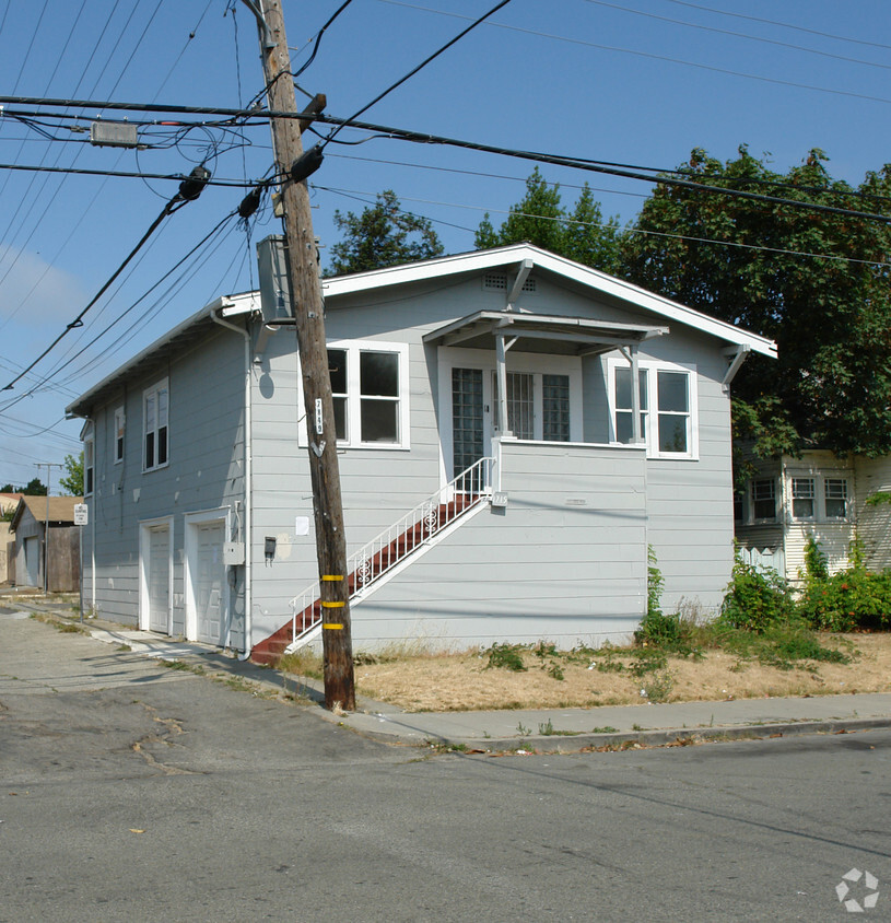 Building Photo - 1715 Sutter St