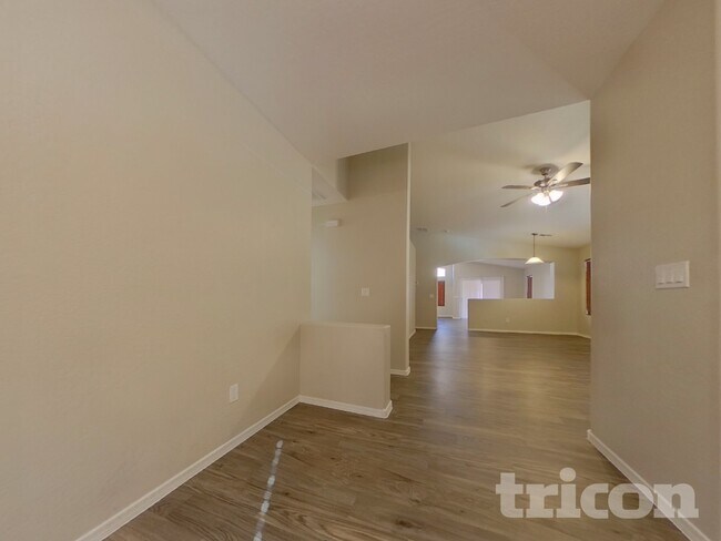 Foto del edificio - 25862 W Whyman St