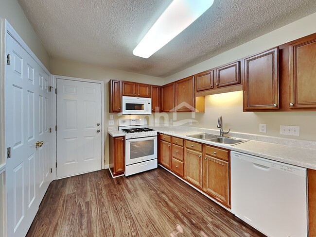 Building Photo - 4405 Moss Spring Dr