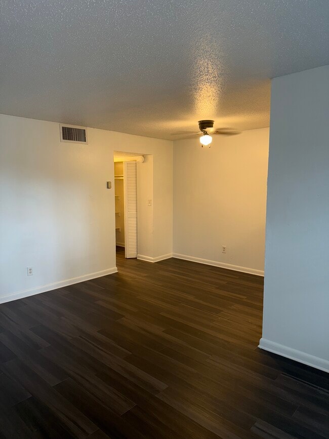 Foto del edificio - Brisa Apartment Homes