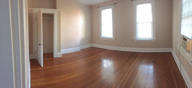 Building Photo - 409 Warner St