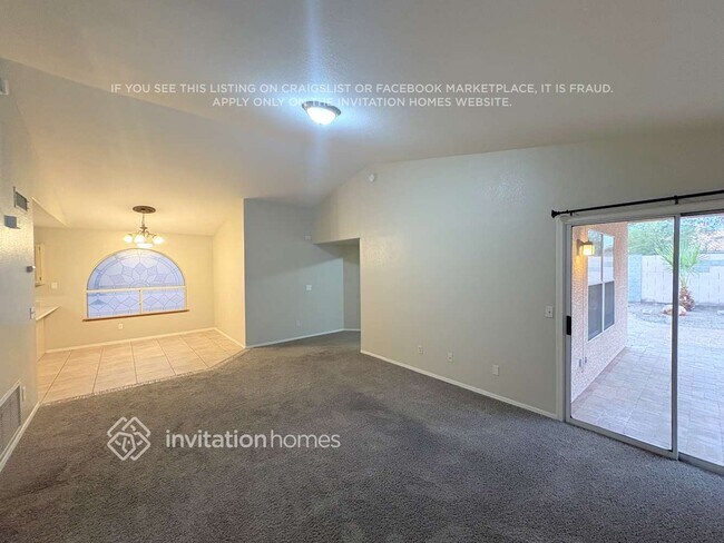 Foto del edificio - 7934 W Laurel Ln