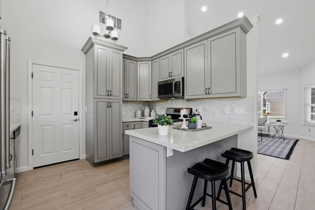Building Photo - Bright and Modern 3BD/2BA Single-Family Home in Creekside South!