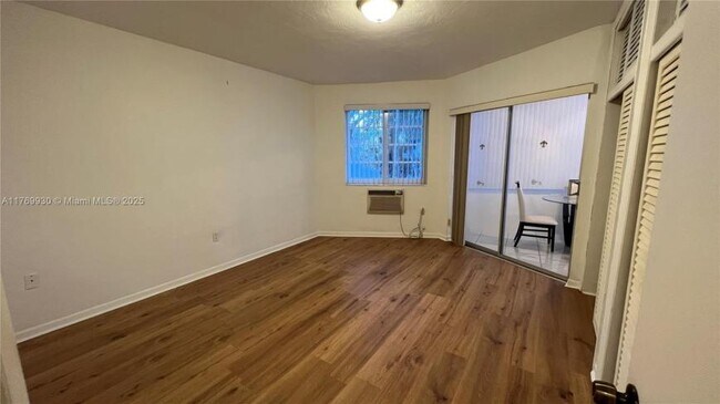 Foto del edificio - 1 bedroom in North Miami DC 33179