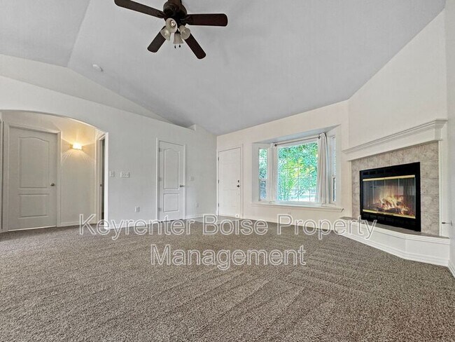 Building Photo - 741 N Ocean Ave