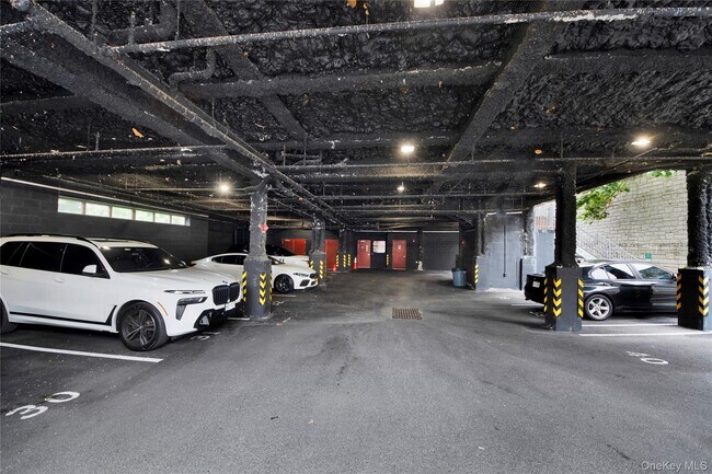 Foto del edificio - 625 N MacQuesten Pkwy