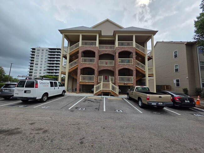 Foto del edificio - Charming Life at Lafayette Coves Condos!