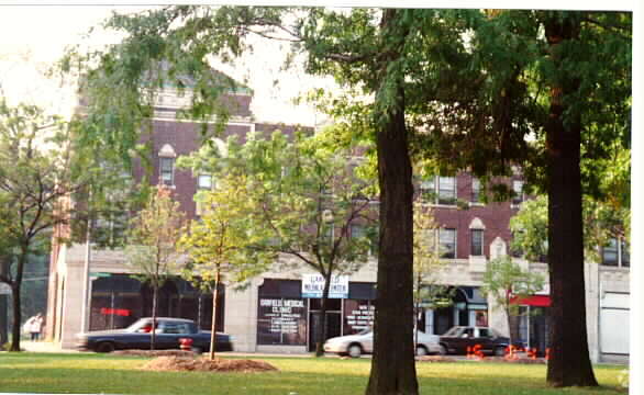 Building Photo - 735-745 W Garfield Blvd