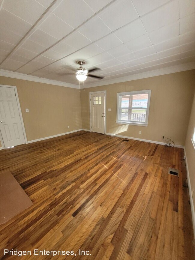 Building Photo - 3 br, 2 bath House - 130 Carr Street - 130...