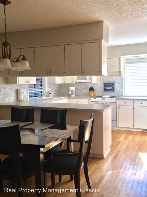 Foto del edificio - 3 br, 2 bath House - 338 Laurel Street