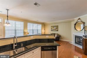 Foto del edificio - 2700 Bellforest Ct