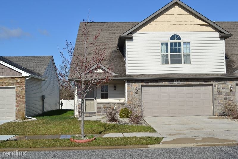 Primary Photo - 3 br, 2.5 bath Townhome - 1218 sawgrass dr