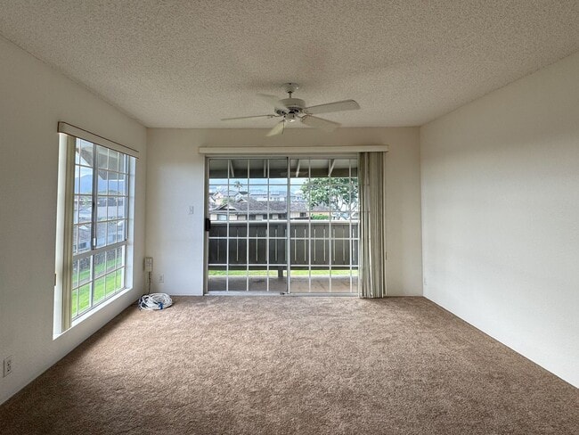 Building Photo - Available June 1. 1BD/1BA/1PKG at Royal Palm in Waipio.