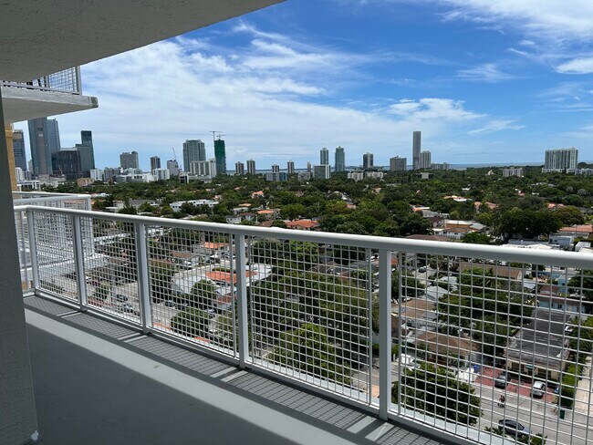 Building Photo - 900 SW 8th St