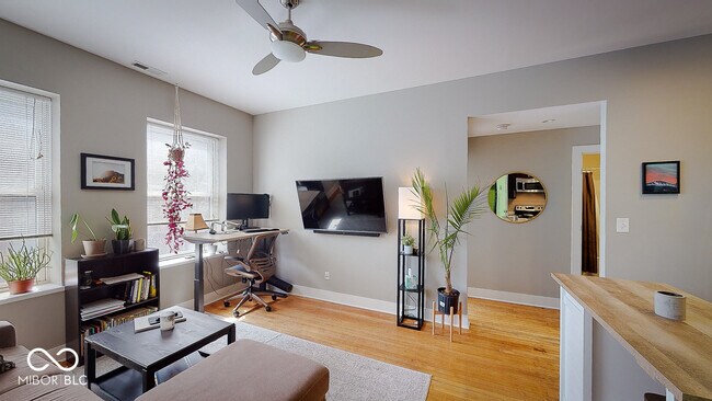 Foto del edificio - 312 E 13th St