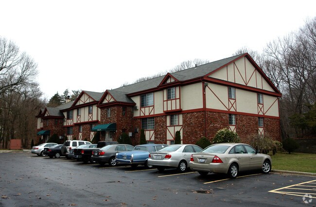 Brookside Village Apartments Warwick Ri Building Photo Brookside Village