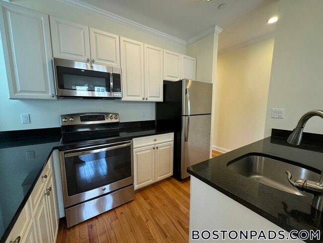 Building Photo - 3 Chauncy St