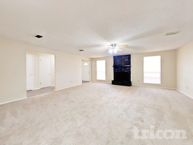 Building Photo - 1227 Cimmaron Dr