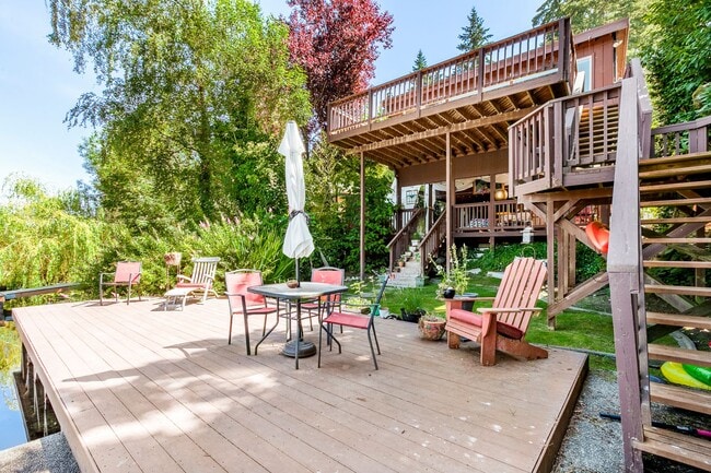 Building Photo - JENSEN DUPLEX