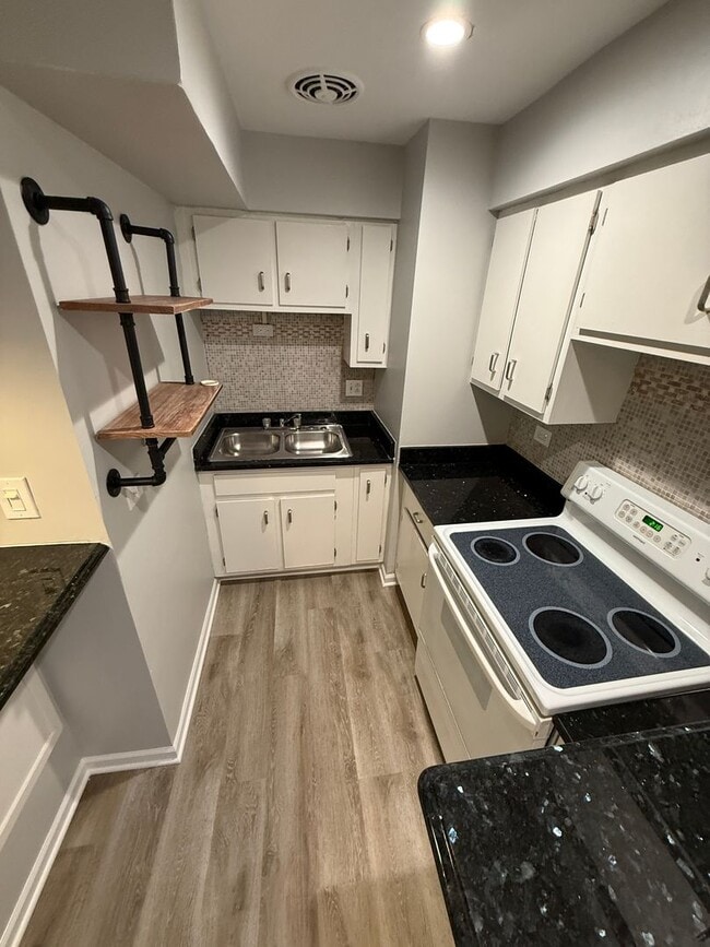 Foto del edificio - 744 W Gordon Terrace