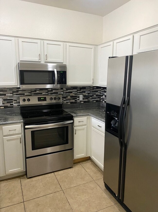 Foto del edificio - Ready Now!! 3BR 2.5BA located in Chandler - Cross Streets: Warner/Alma School