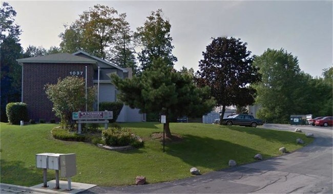 Building Photo - 967 Mineral Springs Dr