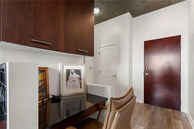 Foto del edificio - 3324 Peachtree Rd