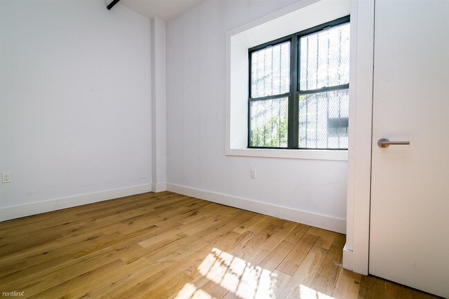 Building Photo - 54 S 11th St