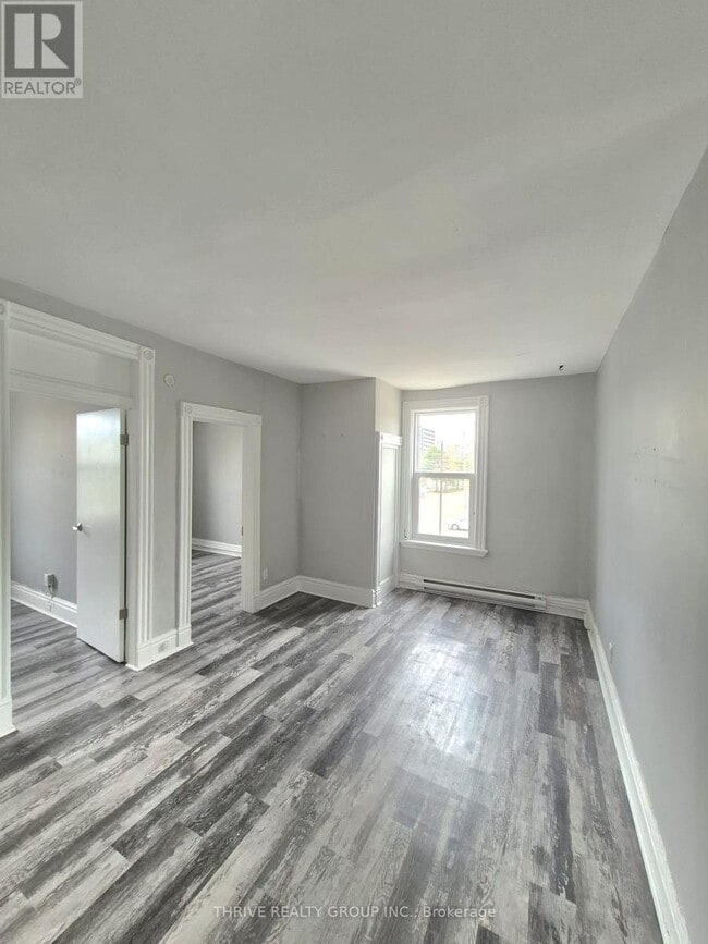 Building Photo - 259 Clarence St