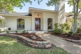 Building Photo - 6015 Clear Bay Dr