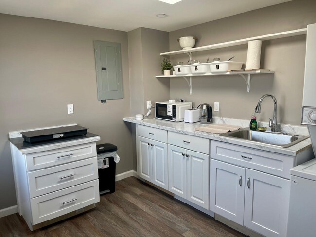 Foto del edificio - 1421 S Carey St