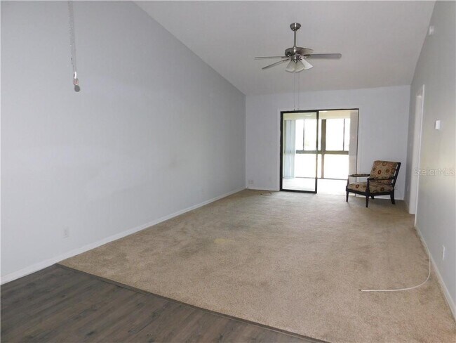 Foto del edificio - 2119 Elm St