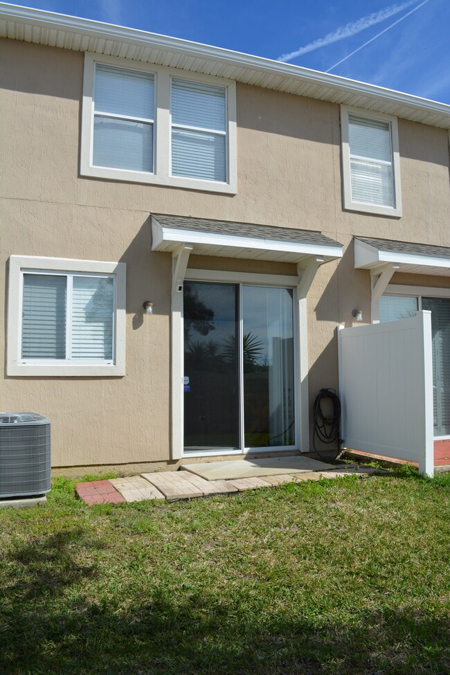 Building Photo - 8828 Shell Island Dr
