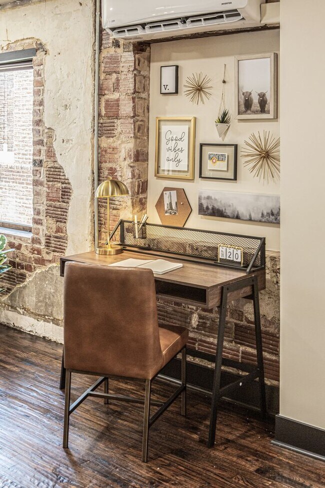Interior Photo - Velencia Apartments