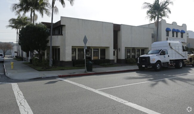 Building Photo - 1600-1604 Cabrillo Ave SE