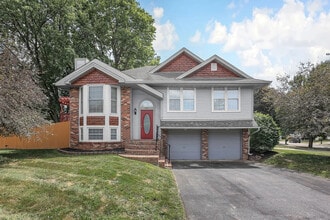 Building Photo - 3165 Curtis Knoll Dr