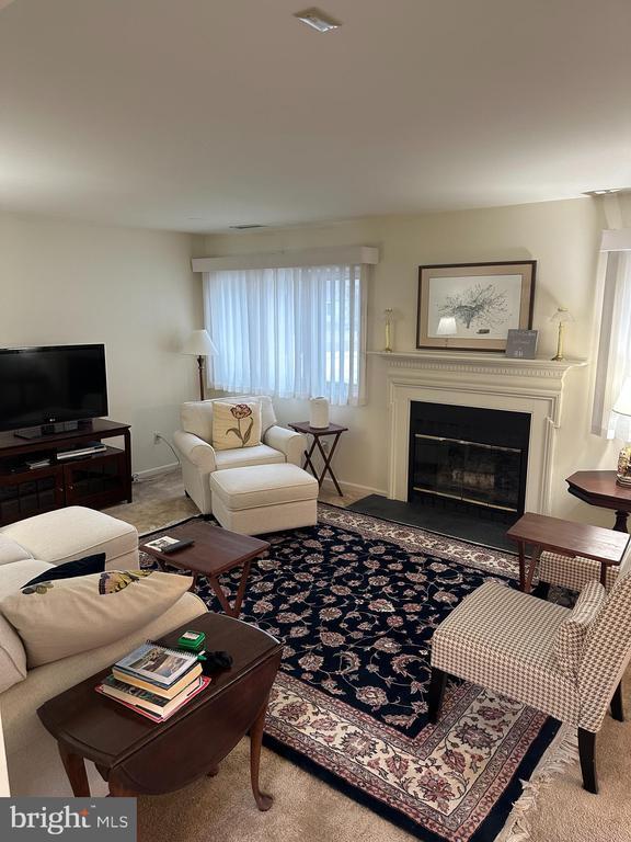 Foto del edificio - 864 Jefferson Way