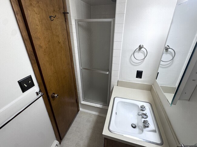 Foto del edificio - 3168 Dubuque St NE