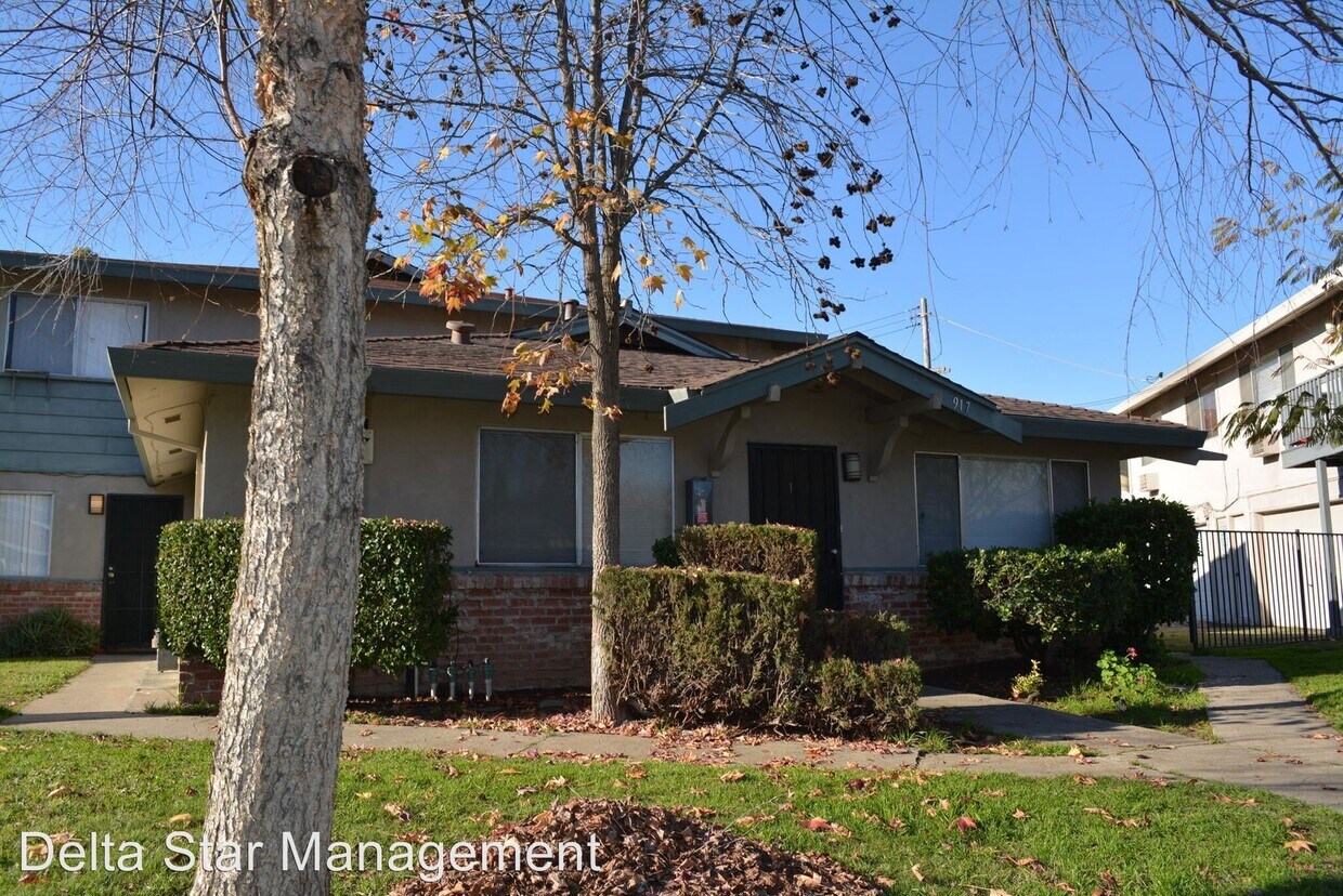 Primary Photo - 155 Cadillac Dr