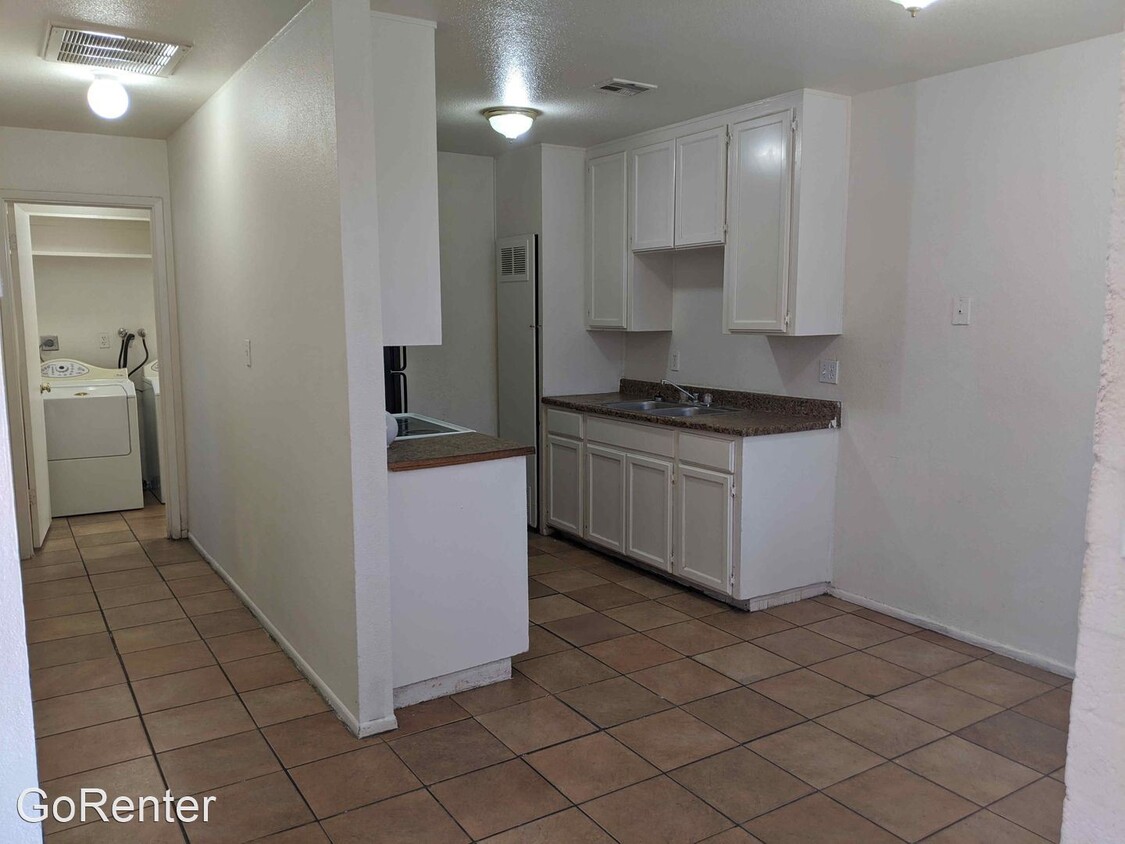 Primary Photo - 2 br, 1 bath House - 4034 E Moreland St #B