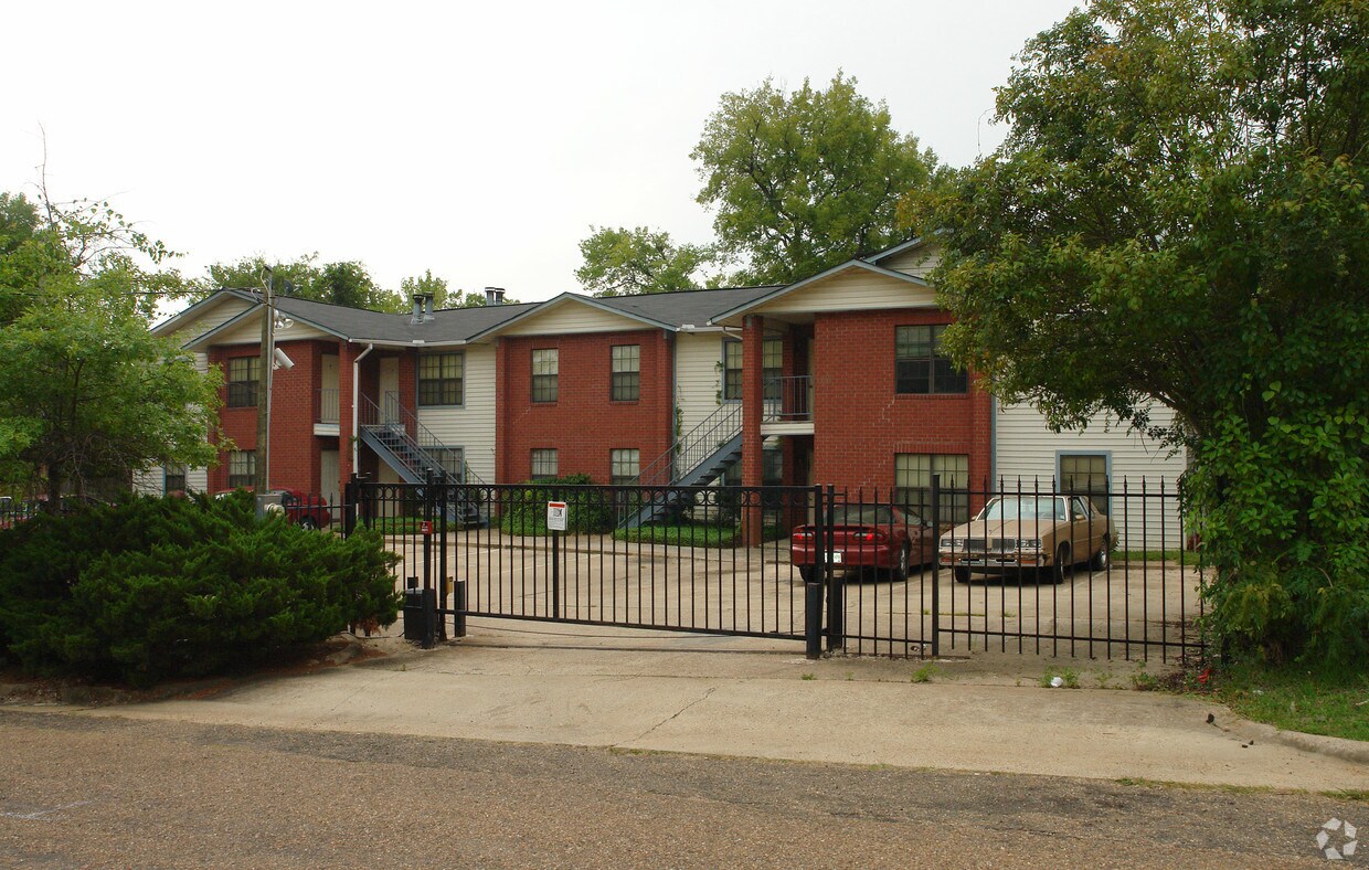 Primary Photo - Turlte Crossing