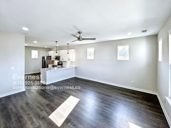 Foto del edificio - 615 Mason Ward Pl